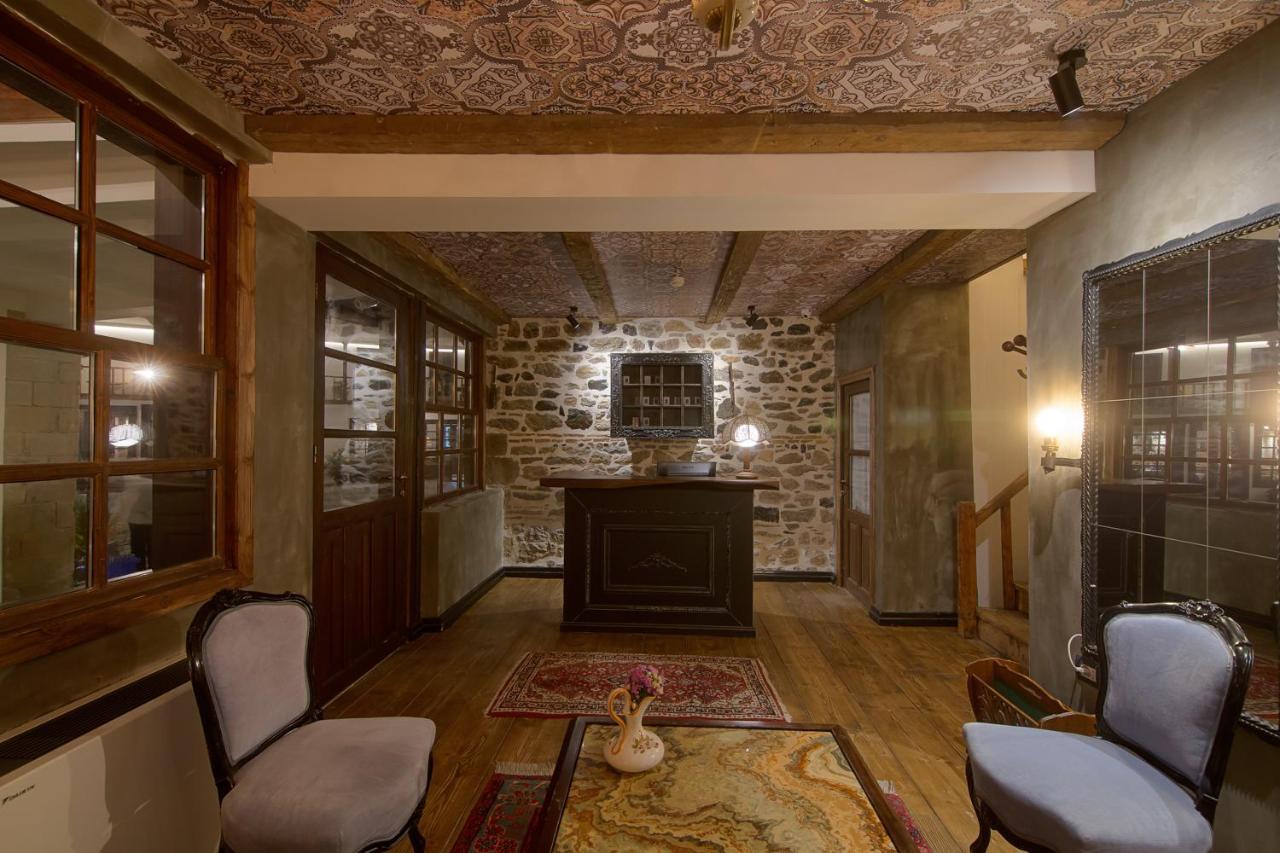 Hani I Pazarit Boutique Hotel Korce Exterior foto